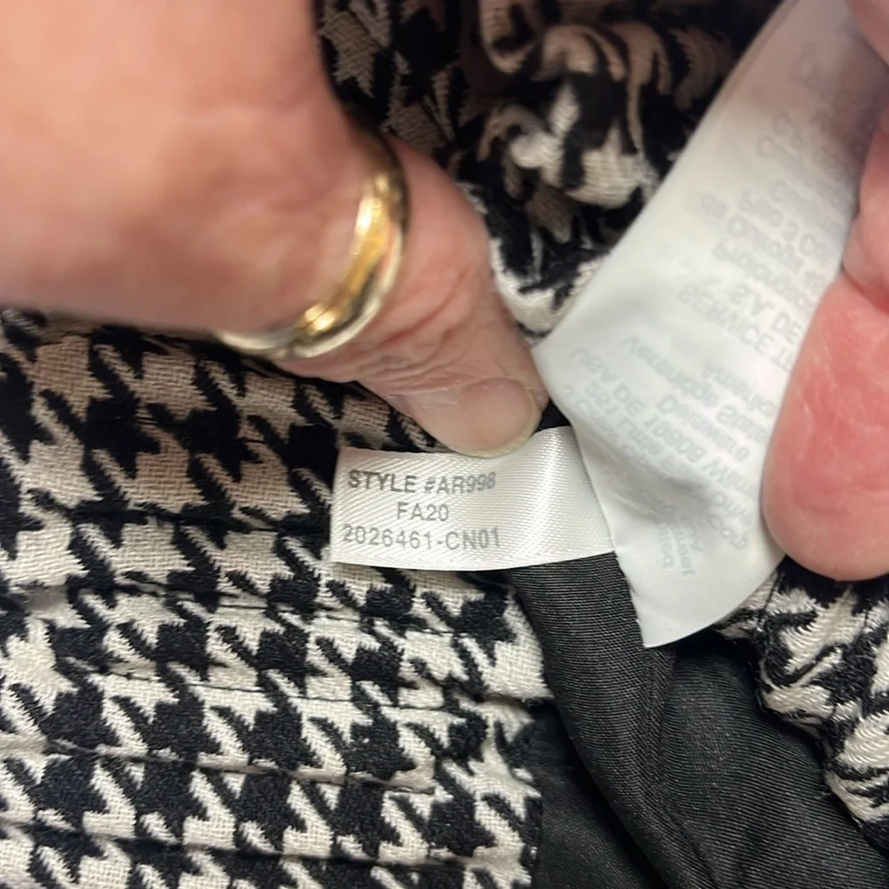 J. Crew Black and White Smocked Pull On Mini Skirt Sz 6 - Picture 8 of 10